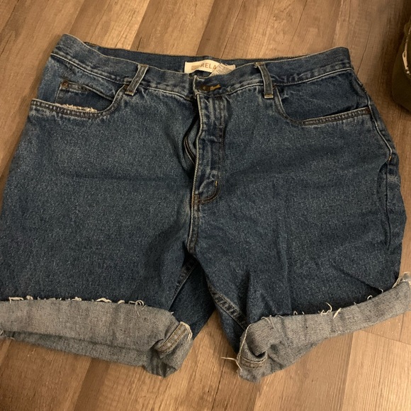 Jeans shorts - Picture 1 of 3